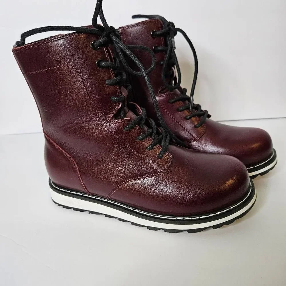 Royal Canadian Robson womens boots, burgundy leather. Size 7.